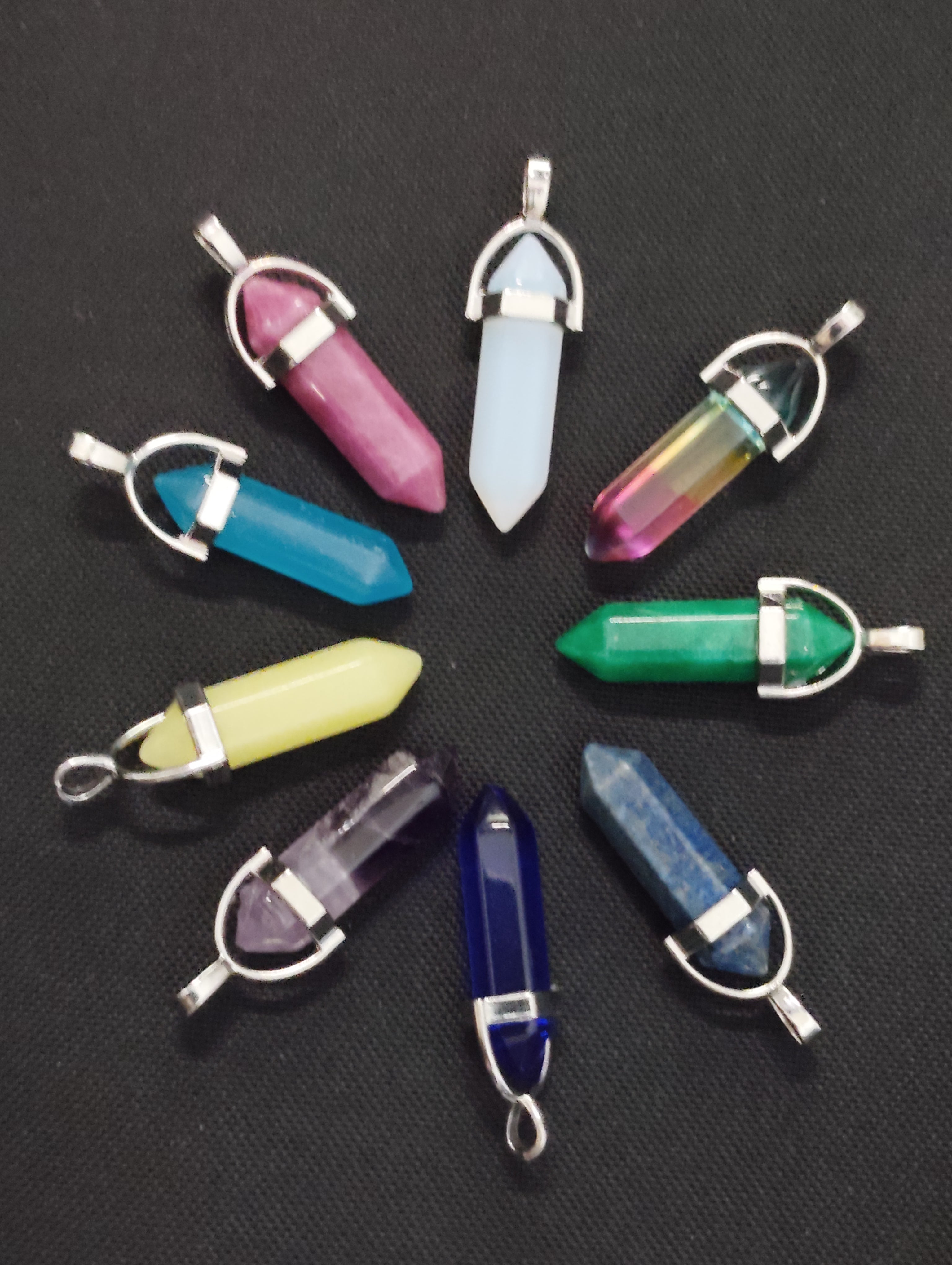 選べる9色のクリスタル・ペンダント