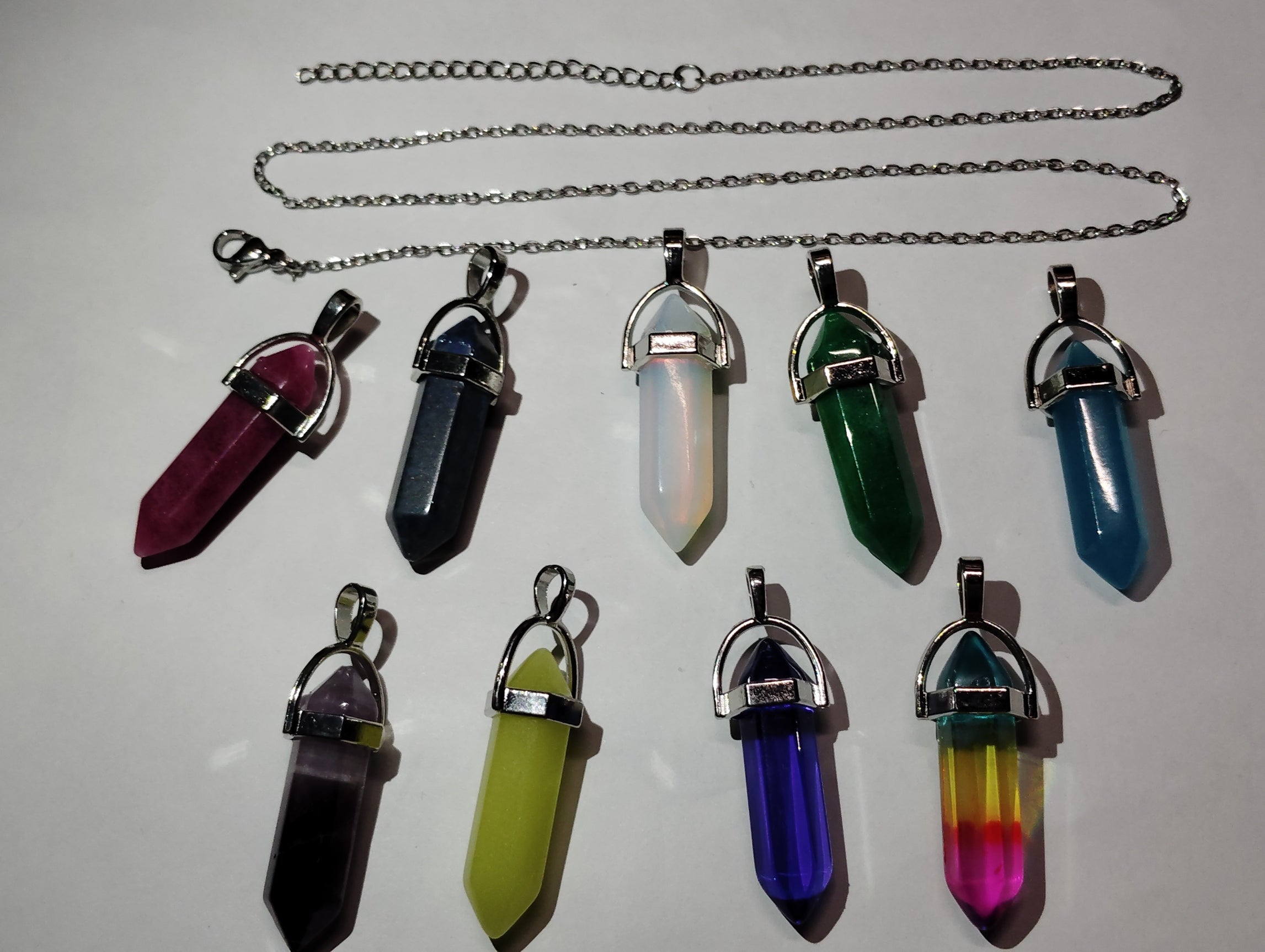 選べる9色のクリスタル・ペンダント