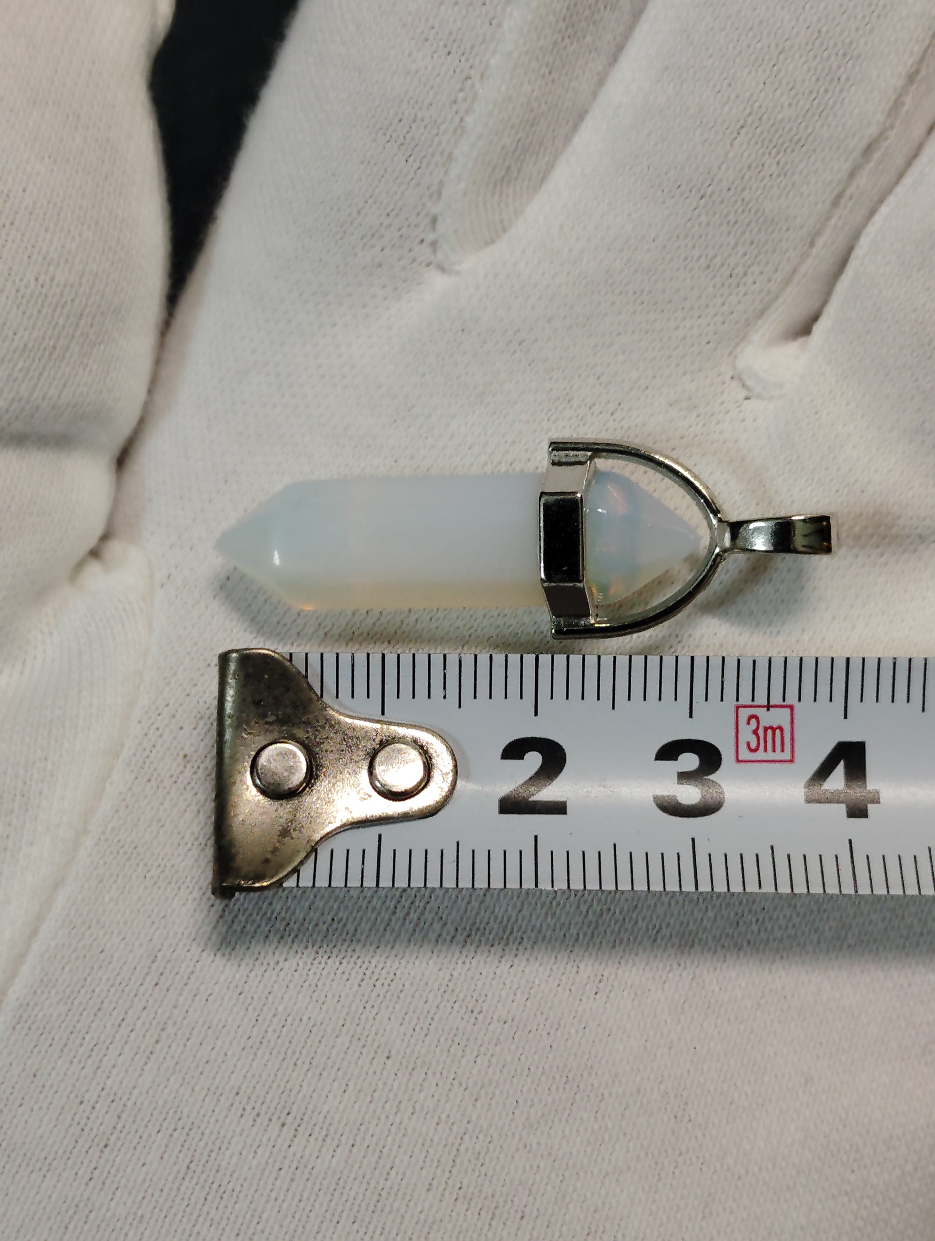 選べる9色のクリスタル・ペンダント